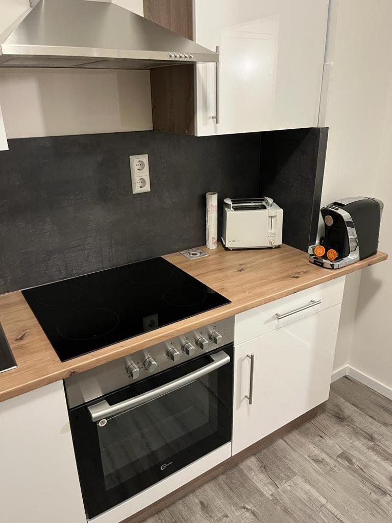 Schoene Ferienwohnung/Pendlerwohnung Ульцинь Екстер'єр фото