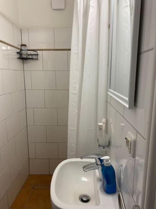 Schoene Ferienwohnung/Pendlerwohnung Ульцинь Екстер'єр фото